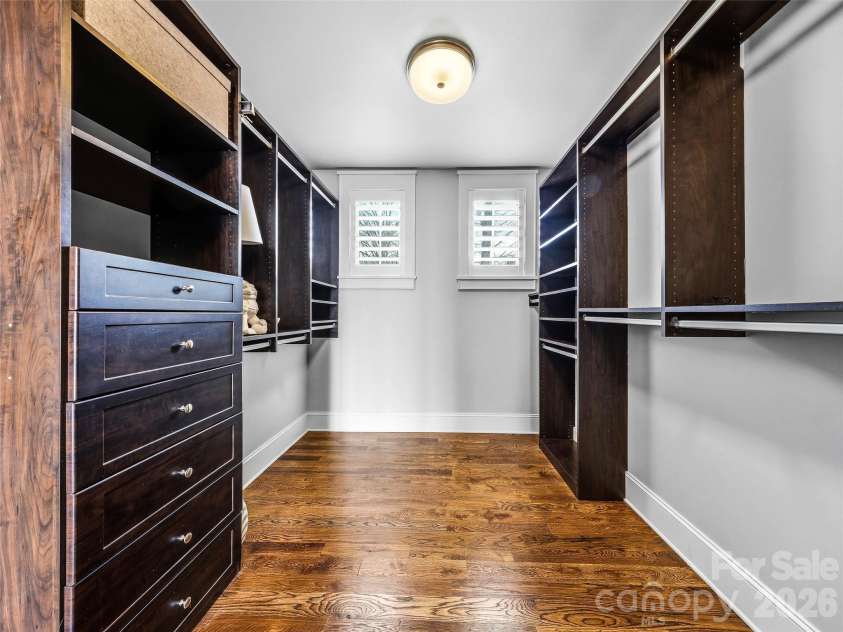 236 Summerset Drive, Hendersonville, NC 28792.  MLS# CAR4386294, YatesRealty ID 29872. 