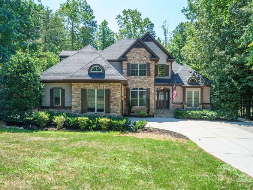 7882 Butternut Lane, Denver, NC 28037.  MLS# CAR4285542, YatesRealty ID 29872. Beautiful Curb Appeal!