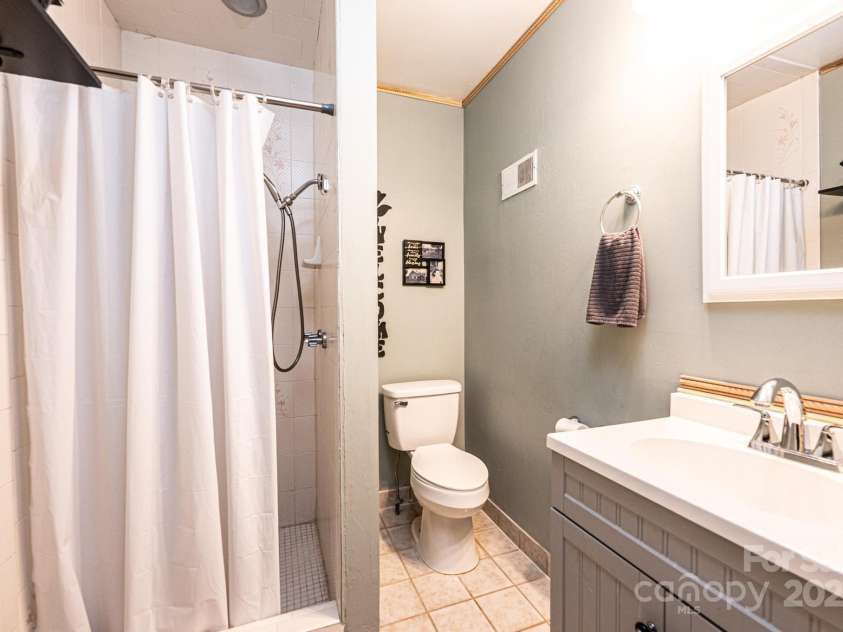 2035 Kool Park Road, Hickory, NC 28601.  MLS# CAR4278459, YatesRealty ID 29873. 