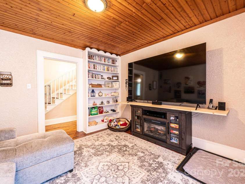 2035 Kool Park Road, Hickory, NC 28601.  MLS# CAR4278459, YatesRealty ID 29873. 