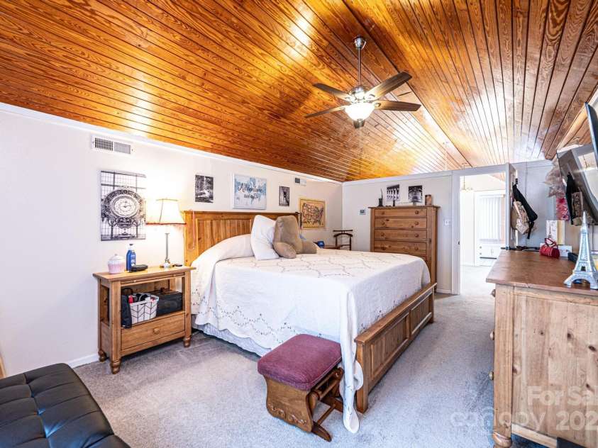 2035 Kool Park Road, Hickory, NC 28601.  MLS# CAR4278459, YatesRealty ID 29873. 