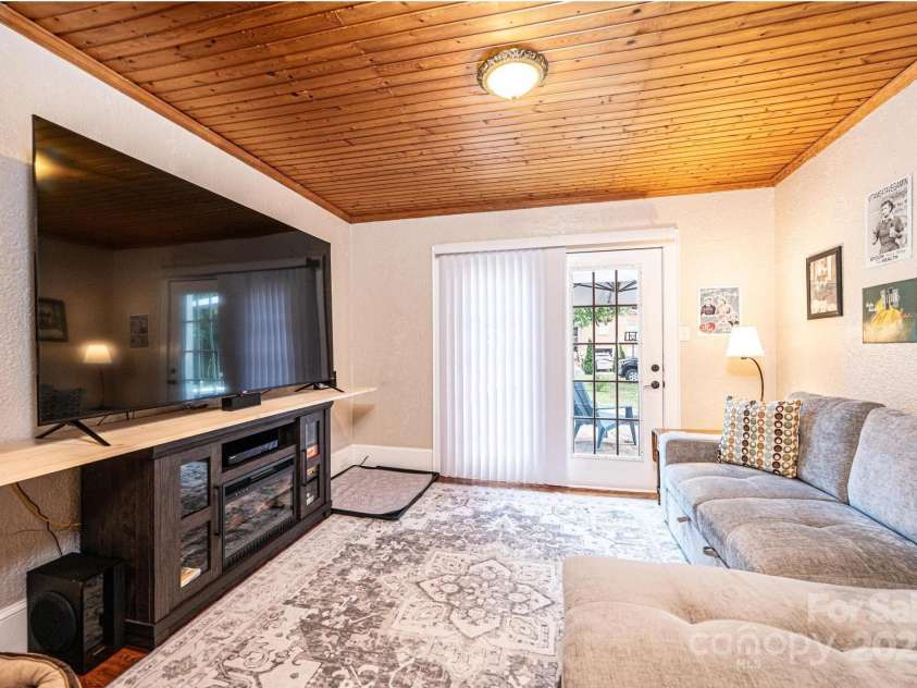 2035 Kool Park Road, Hickory, NC 28601.  MLS# CAR4278459, YatesRealty ID 29873. 