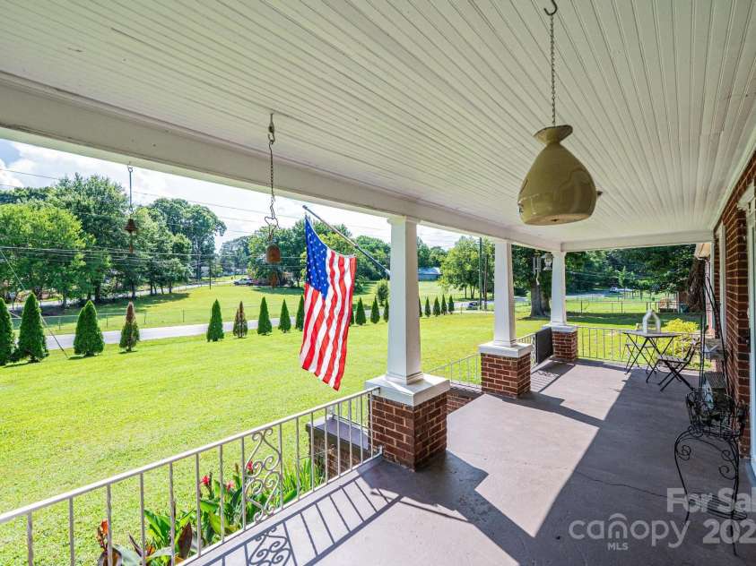 2035 Kool Park Road, Hickory, NC 28601.  MLS# CAR4278459, YatesRealty ID 29873. 