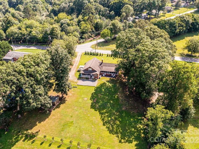 2035 Kool Park Road, Hickory, NC 28601.  MLS# CAR4278459, YatesRealty ID 29873. 