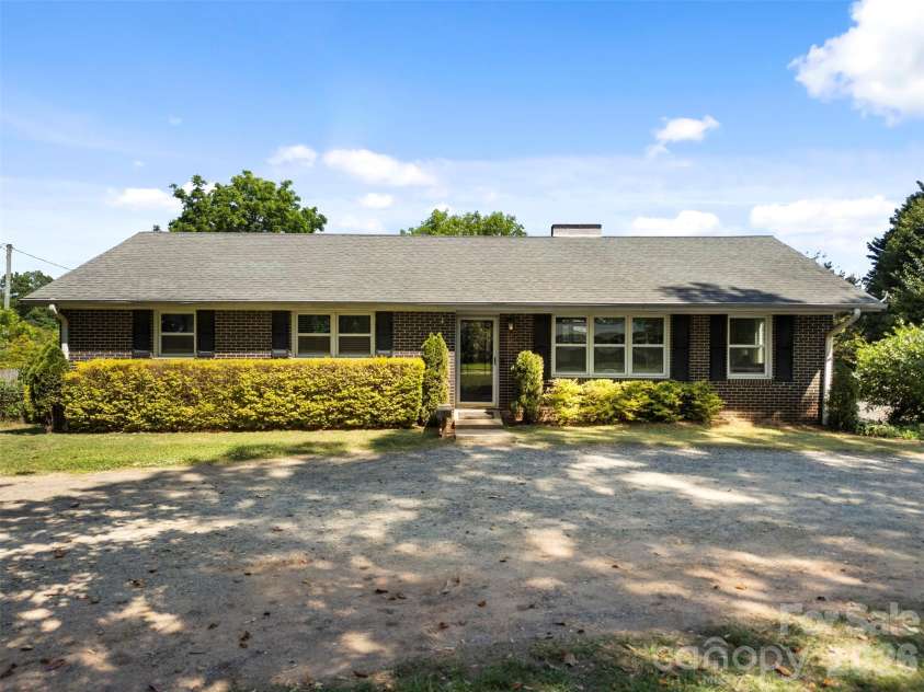 1483 Springsteen Road, Rock Hill, SC 29730.  MLS# CAR4382480, YatesRealty ID 29875. Ranch home with basement