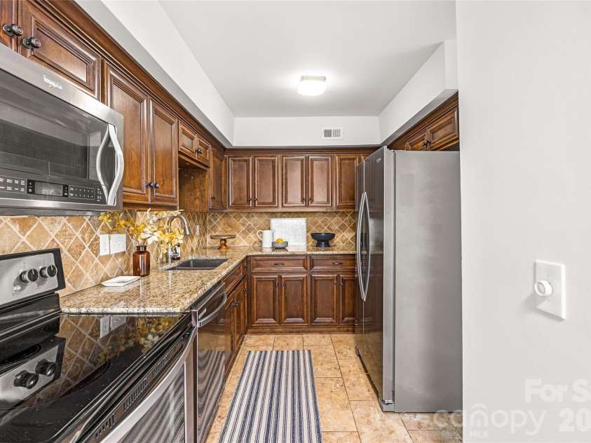 9526 Fairway Ridge Road, Charlotte, NC 28277.  MLS# CAR4376357, YatesRealty ID 29876. 