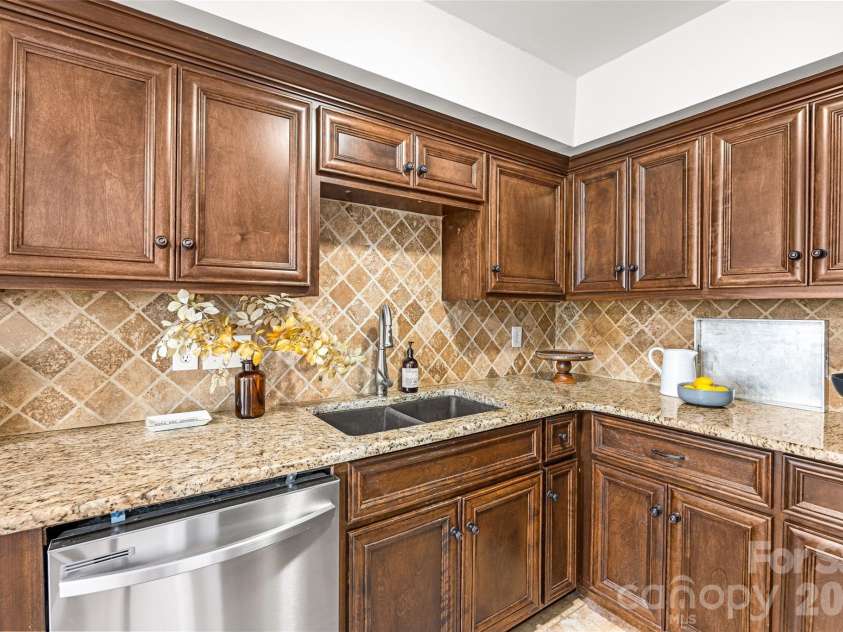 9526 Fairway Ridge Road, Charlotte, NC 28277.  MLS# CAR4376357, YatesRealty ID 29876. 