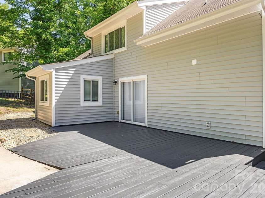 9526 Fairway Ridge Road, Charlotte, NC 28277.  MLS# CAR4376357, YatesRealty ID 29876. 