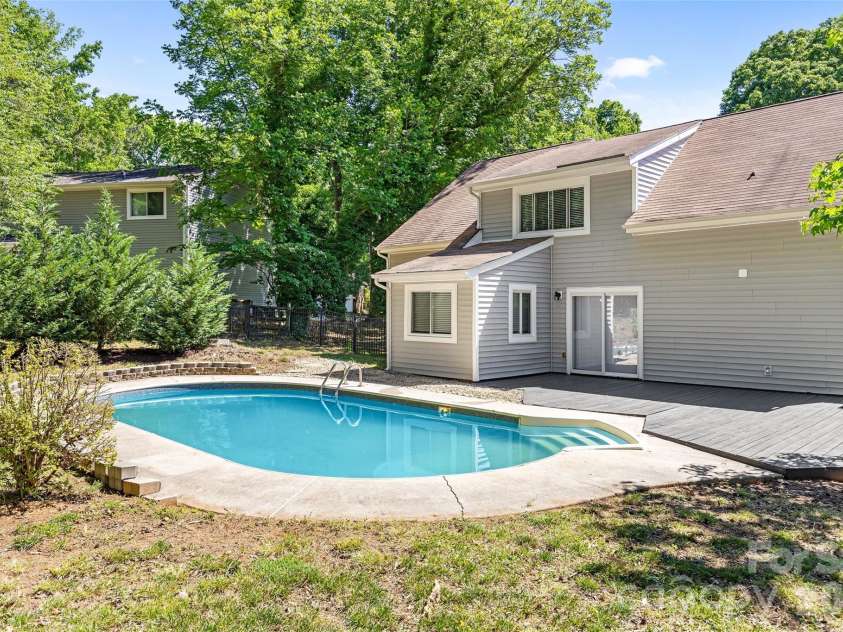 9526 Fairway Ridge Road, Charlotte, NC 28277.  MLS# CAR4376357, YatesRealty ID 29876. 
