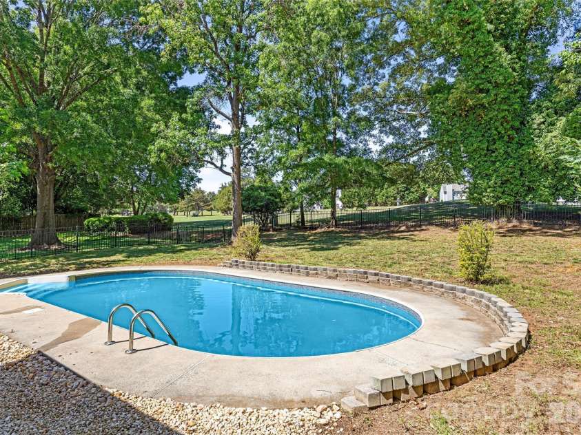 9526 Fairway Ridge Road, Charlotte, NC 28277.  MLS# CAR4376357, YatesRealty ID 29876. 