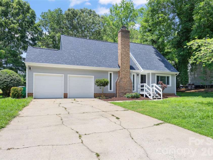 9526 Fairway Ridge Road, Charlotte, NC 28277.  MLS# CAR4376357, YatesRealty ID 29876. 