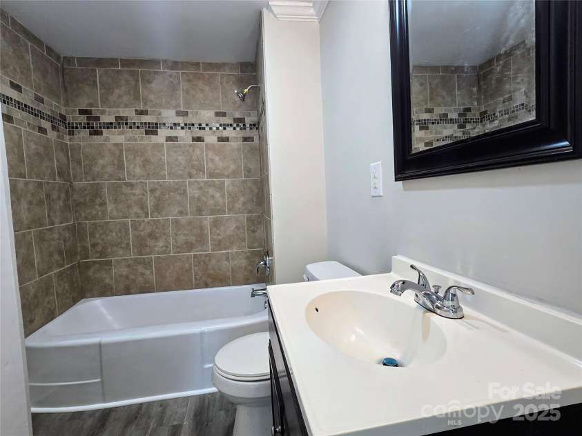 606 Carver Street, Kannapolis, NC 28083.  MLS# CAR4202428, YatesRealty ID 29878. 