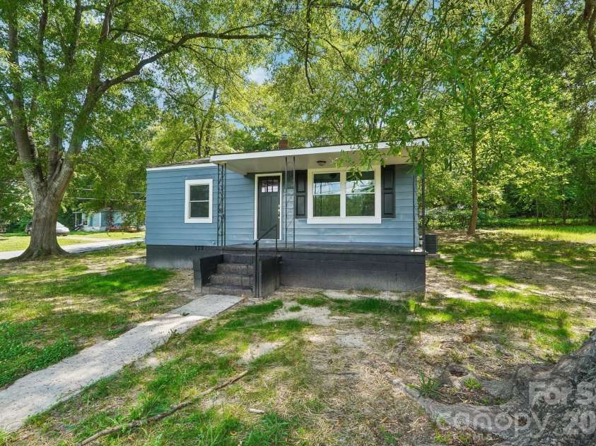 701 Scruggs Street, Gastonia, NC 28052.  MLS# CAR4391238, YatesRealty ID 29878. 