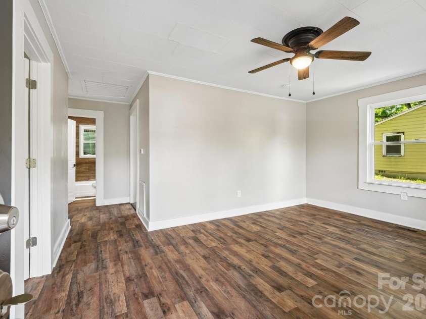 701 Scruggs Street, Gastonia, NC 28052.  MLS# CAR4391238, YatesRealty ID 29878. 