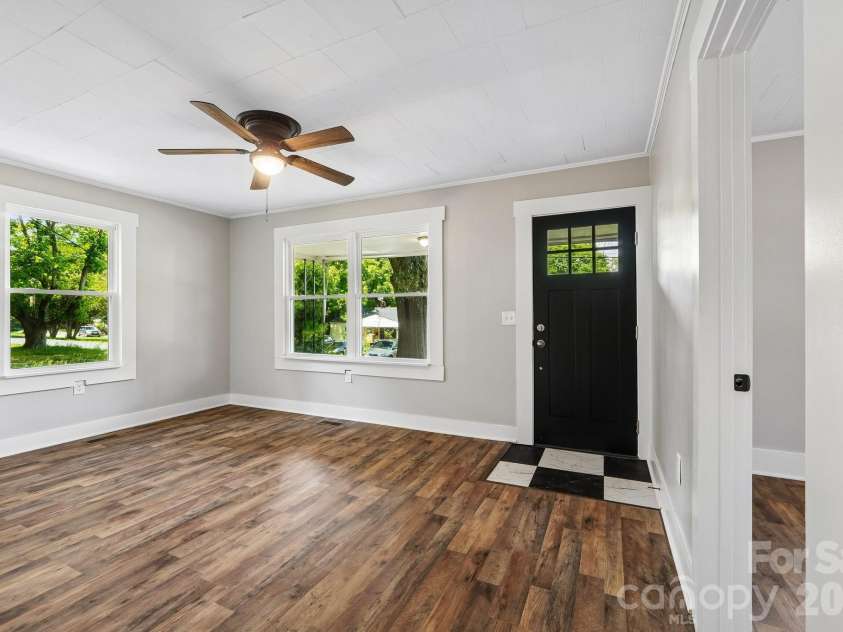 701 Scruggs Street, Gastonia, NC 28052.  MLS# CAR4391238, YatesRealty ID 29878. 