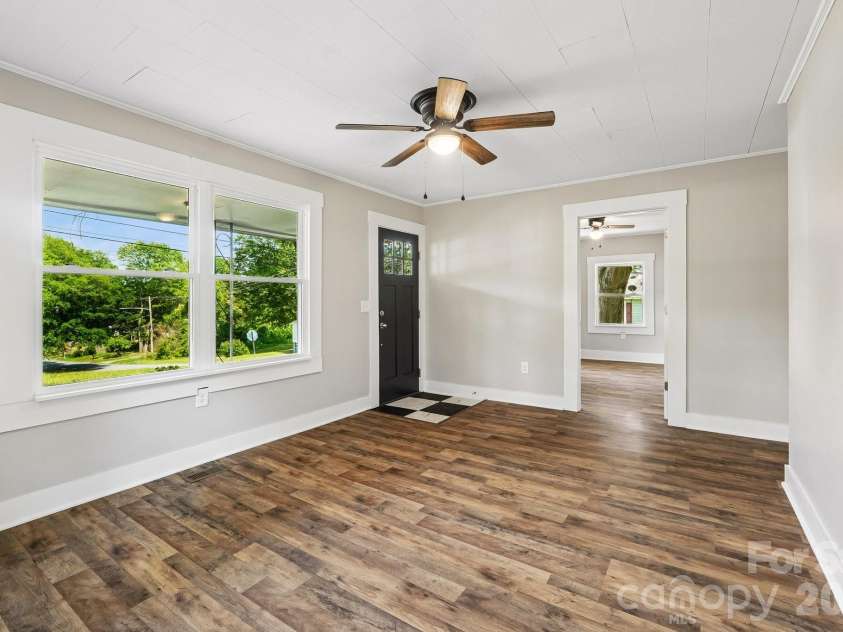 701 Scruggs Street, Gastonia, NC 28052.  MLS# CAR4391238, YatesRealty ID 29878. 