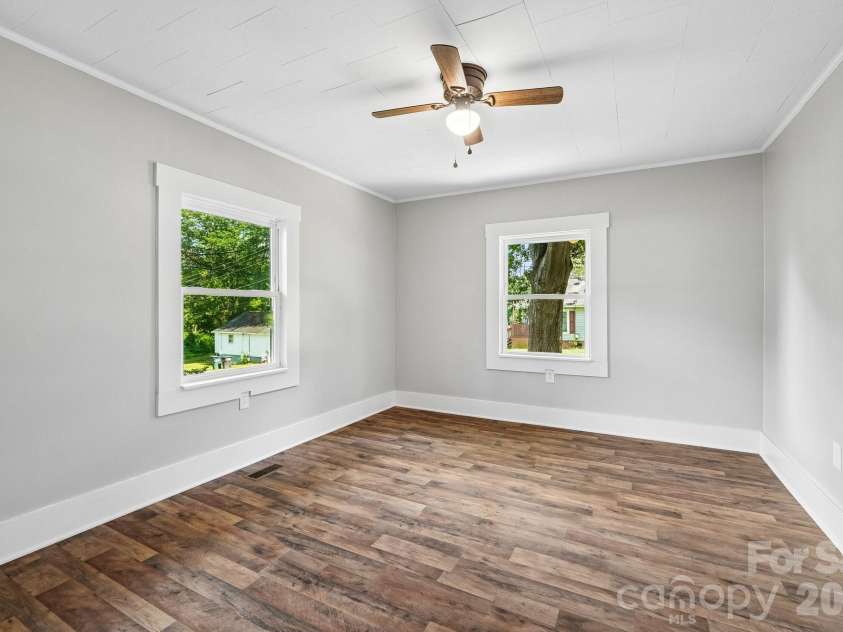 701 Scruggs Street, Gastonia, NC 28052.  MLS# CAR4391238, YatesRealty ID 29878. 
