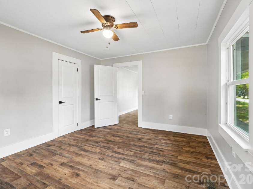 701 Scruggs Street, Gastonia, NC 28052.  MLS# CAR4391238, YatesRealty ID 29878. 