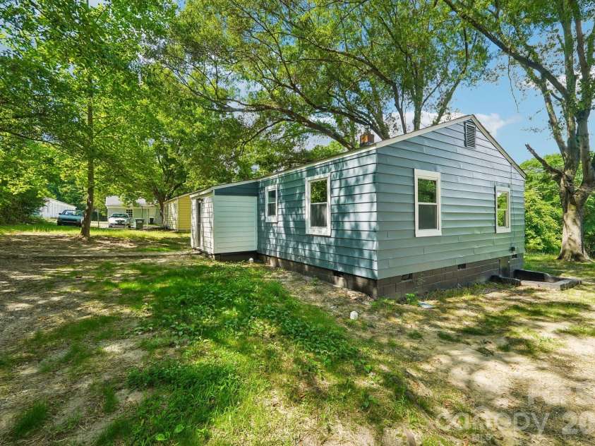 701 Scruggs Street, Gastonia, NC 28052.  MLS# CAR4391238, YatesRealty ID 29878. 