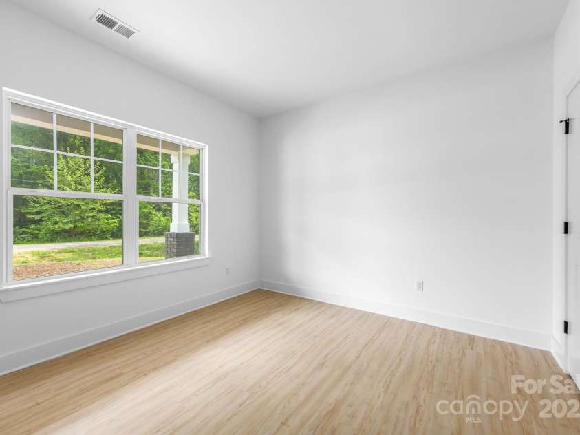 5125 Carden Drive, Charlotte, NC 28227.  MLS# CAR4250454, YatesRealty ID 29879. 2nd Bedroom