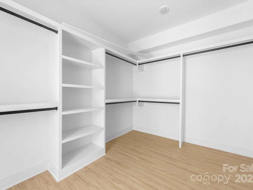 5125 Carden Drive, Charlotte, NC 28227.  MLS# CAR4250454, YatesRealty ID 29879. Primary Closet