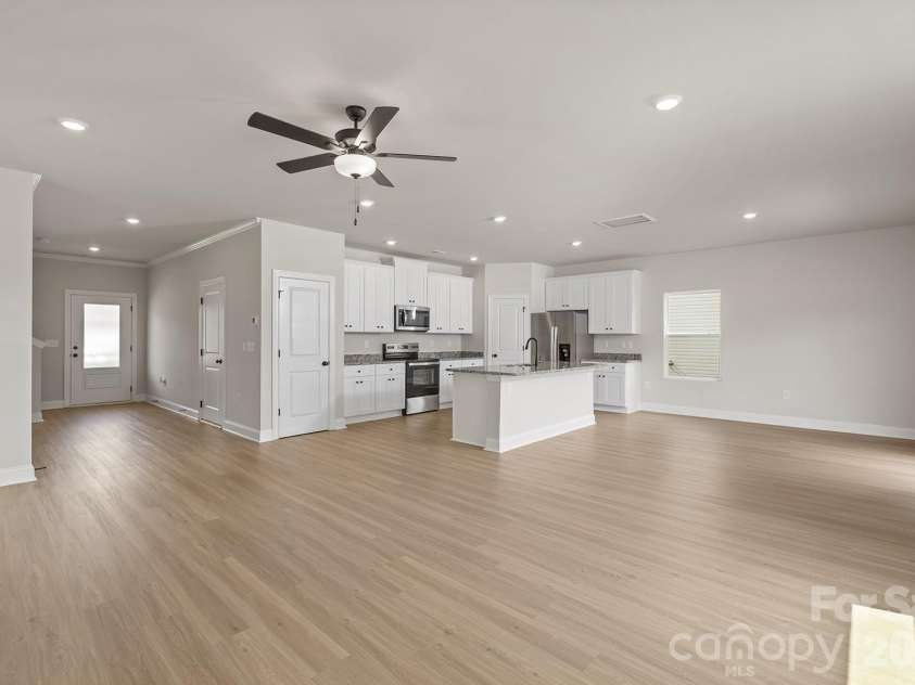 6717 Fairford Drive, Charlotte, NC 28215.  MLS# CAR4354277, YatesRealty ID 2988. 