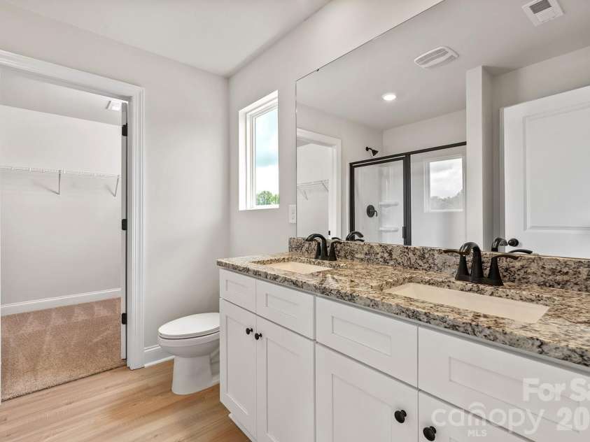 6717 Fairford Drive, Charlotte, NC 28215.  MLS# CAR4354277, YatesRealty ID 2988. 