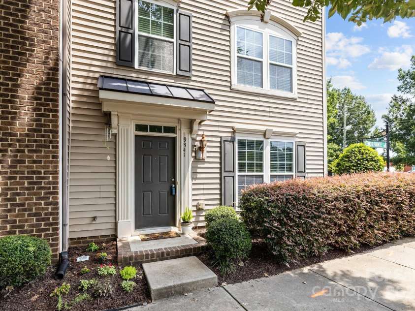 9341 Lenox Pointe Drive, Charlotte, NC 28273.  MLS# CAR4170120, YatesRealty ID 2988. 