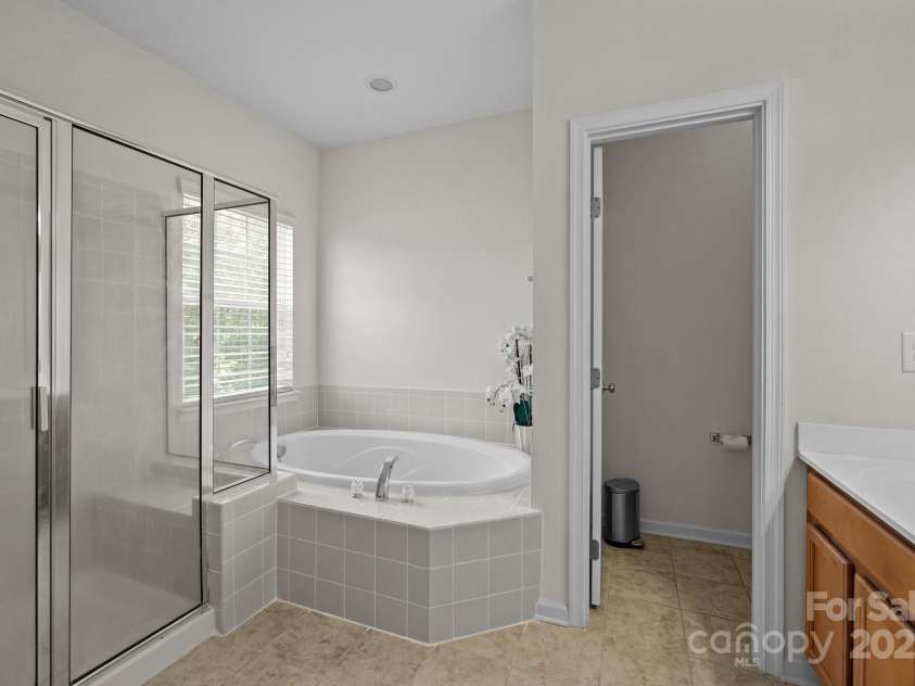 9341 Lenox Pointe Drive, Charlotte, NC 28273.  MLS# CAR4170120, YatesRealty ID 2988. 