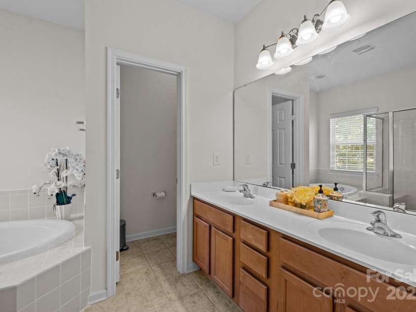 9341 Lenox Pointe Drive, Charlotte, NC 28273.  MLS# CAR4170120, YatesRealty ID 2988. 