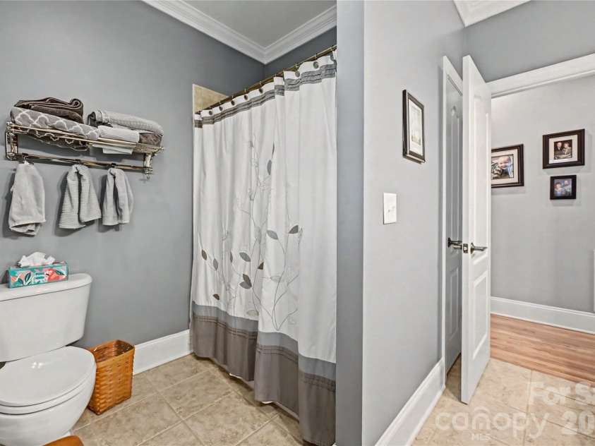 113 Palmer Marsh Place, Mooresville, NC 28117.  MLS# CAR4400718, YatesRealty ID 29880. Hall bath