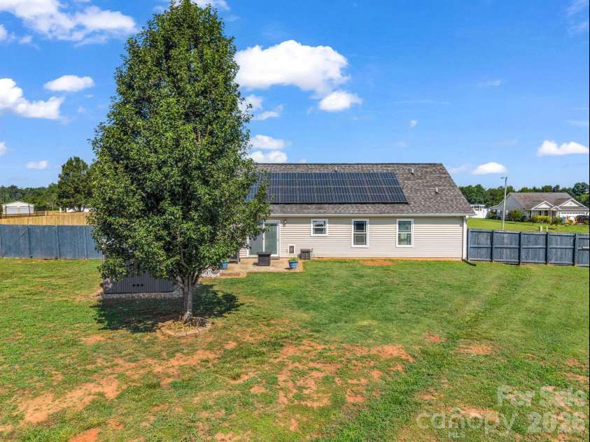 169 Oak Brook Lane, Gaffney, SC 29341.  MLS# CAR4392983, YatesRealty ID 29881. 