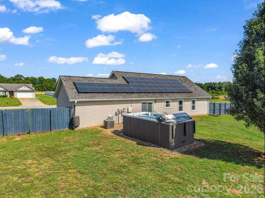169 Oak Brook Lane, Gaffney, SC 29341.  MLS# CAR4392983, YatesRealty ID 29881. 