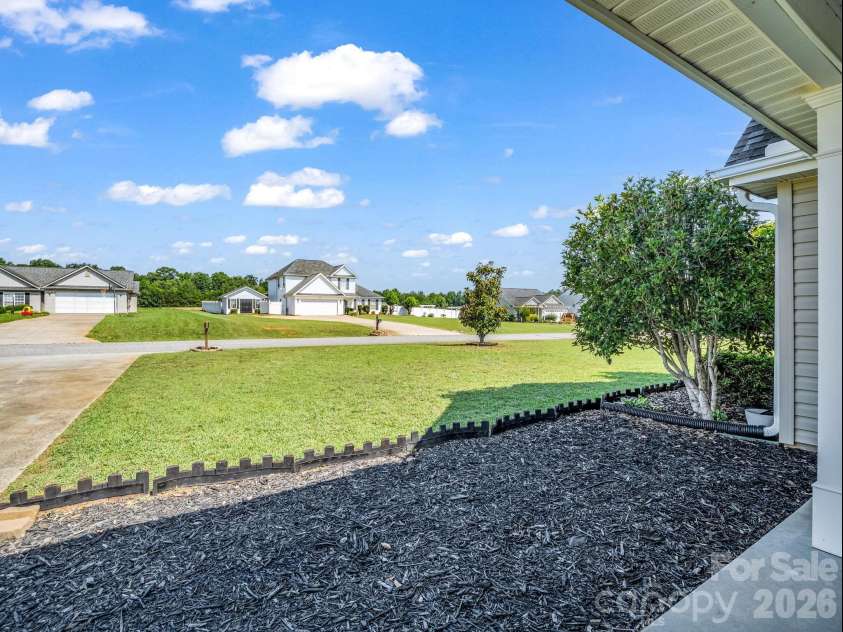 169 Oak Brook Lane, Gaffney, SC 29341.  MLS# CAR4392983, YatesRealty ID 29881. 