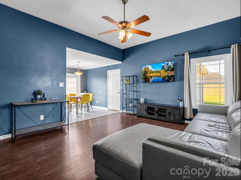 169 Oak Brook Lane, Gaffney, SC 29341.  MLS# CAR4392983, YatesRealty ID 29881. 