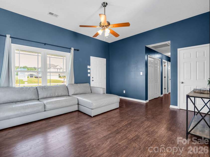 169 Oak Brook Lane, Gaffney, SC 29341.  MLS# CAR4392983, YatesRealty ID 29881. 