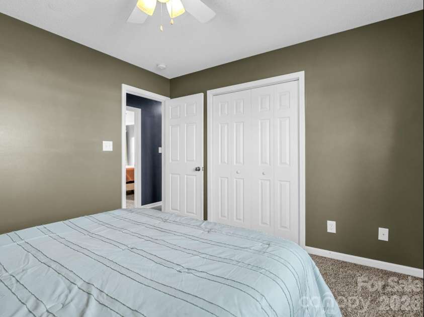 169 Oak Brook Lane, Gaffney, SC 29341.  MLS# CAR4392983, YatesRealty ID 29881. 