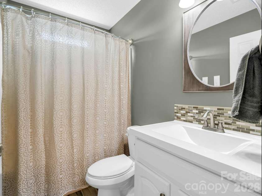 169 Oak Brook Lane, Gaffney, SC 29341.  MLS# CAR4392983, YatesRealty ID 29881. 