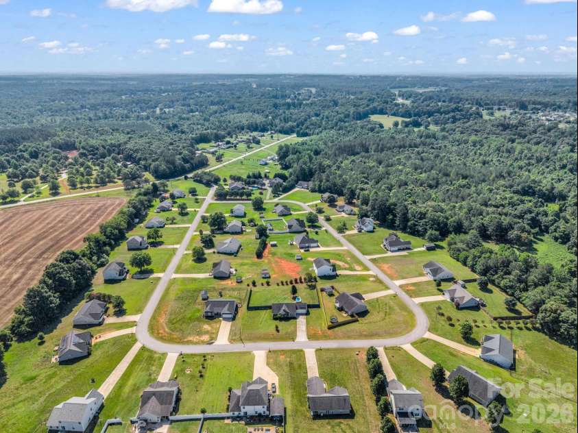 169 Oak Brook Lane, Gaffney, SC 29341.  MLS# CAR4392983, YatesRealty ID 29881. 