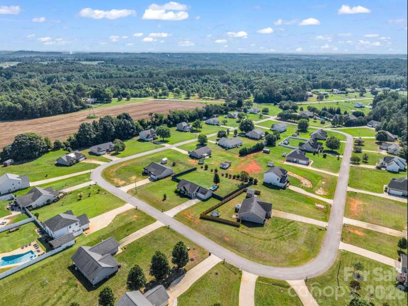 169 Oak Brook Lane, Gaffney, SC 29341.  MLS# CAR4392983, YatesRealty ID 29881. 