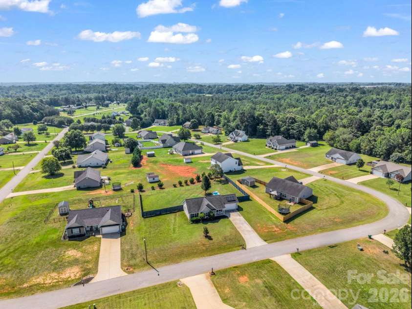 169 Oak Brook Lane, Gaffney, SC 29341.  MLS# CAR4392983, YatesRealty ID 29881. 