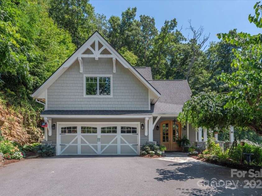 316 Fincher Mountain Road, Waynesville, NC 28785.  MLS# CAR4286052, YatesRealty ID 29881. Two car garage