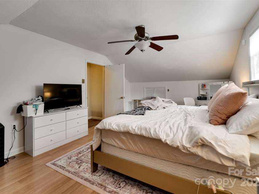 417 Country Club Drive, Cullowhee, NC 28723.  MLS# CAR4286630, YatesRealty ID 29882. 