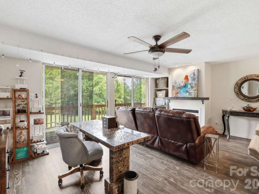 9630 Old Gate Drive, Matthews, NC 28105.  MLS# CAR4392576, YatesRealty ID 29882. 