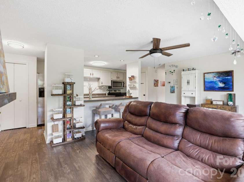 9630 Old Gate Drive, Matthews, NC 28105.  MLS# CAR4392576, YatesRealty ID 29882. 
