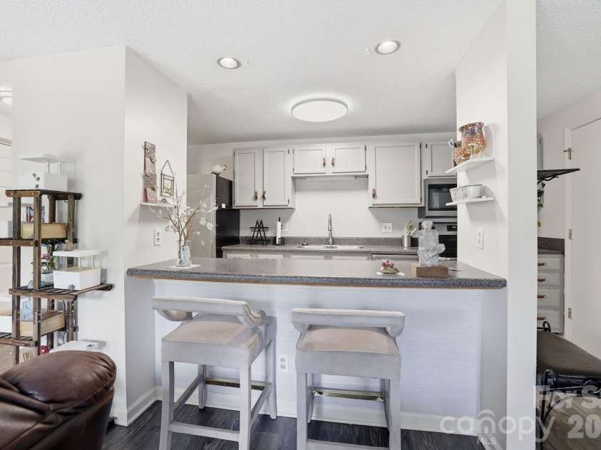 9630 Old Gate Drive, Matthews, NC 28105.  MLS# CAR4392576, YatesRealty ID 29882. 