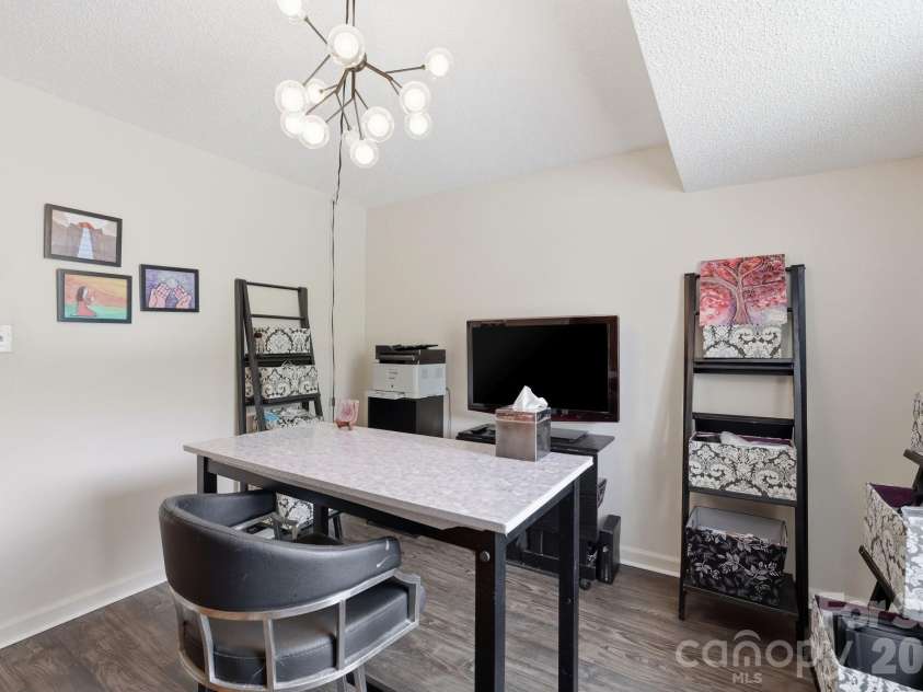 9630 Old Gate Drive, Matthews, NC 28105.  MLS# CAR4392576, YatesRealty ID 29882. 