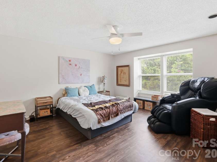 9630 Old Gate Drive, Matthews, NC 28105.  MLS# CAR4392576, YatesRealty ID 29882. 