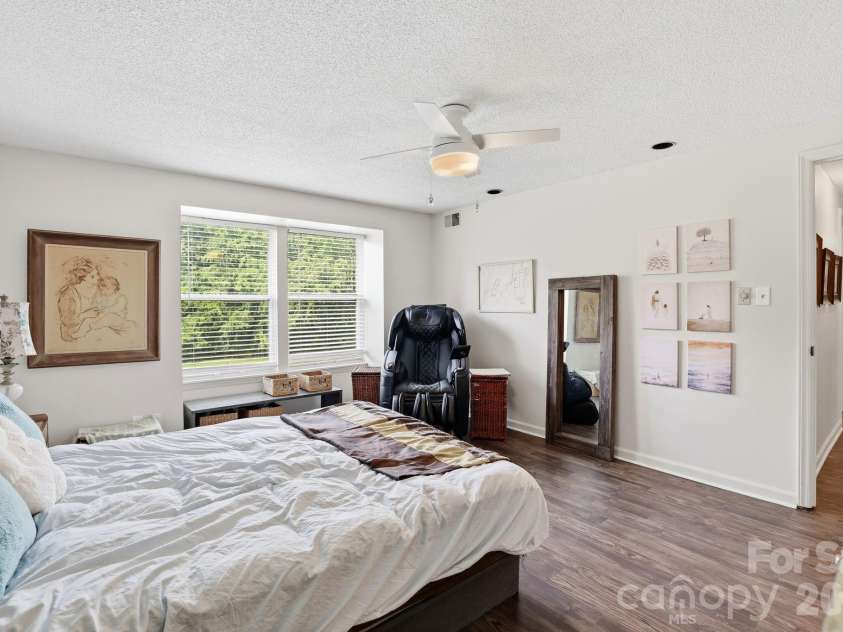 9630 Old Gate Drive, Matthews, NC 28105.  MLS# CAR4392576, YatesRealty ID 29882. 