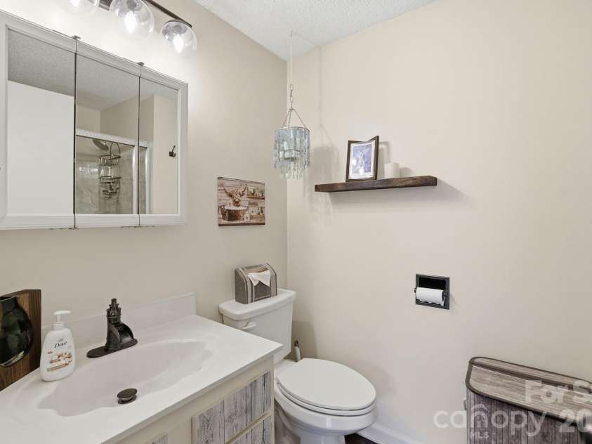 9630 Old Gate Drive, Matthews, NC 28105.  MLS# CAR4392576, YatesRealty ID 29882. 